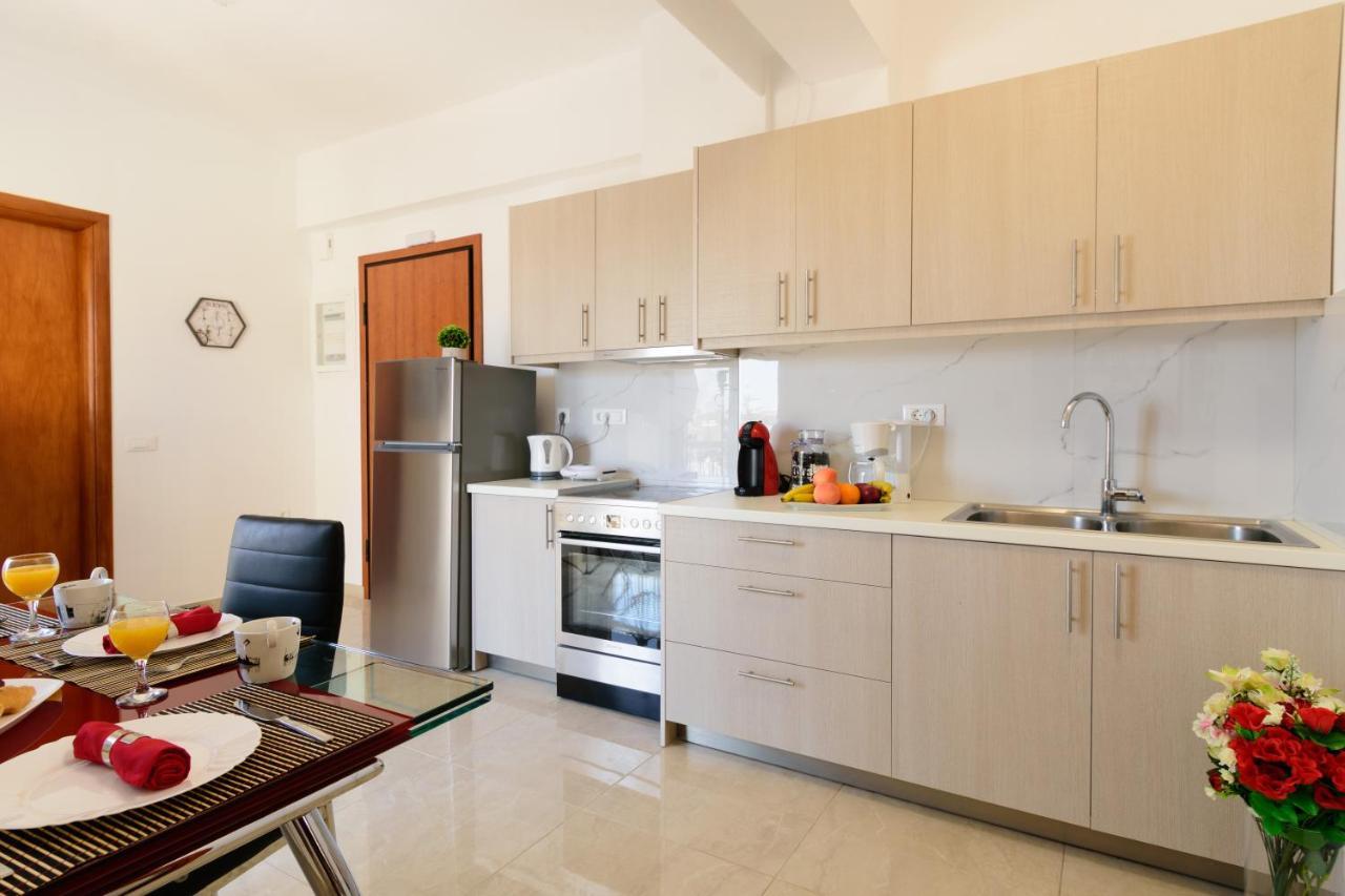 Ágios Nikólaos Luxury Lake View Center House מראה חיצוני תמונה
